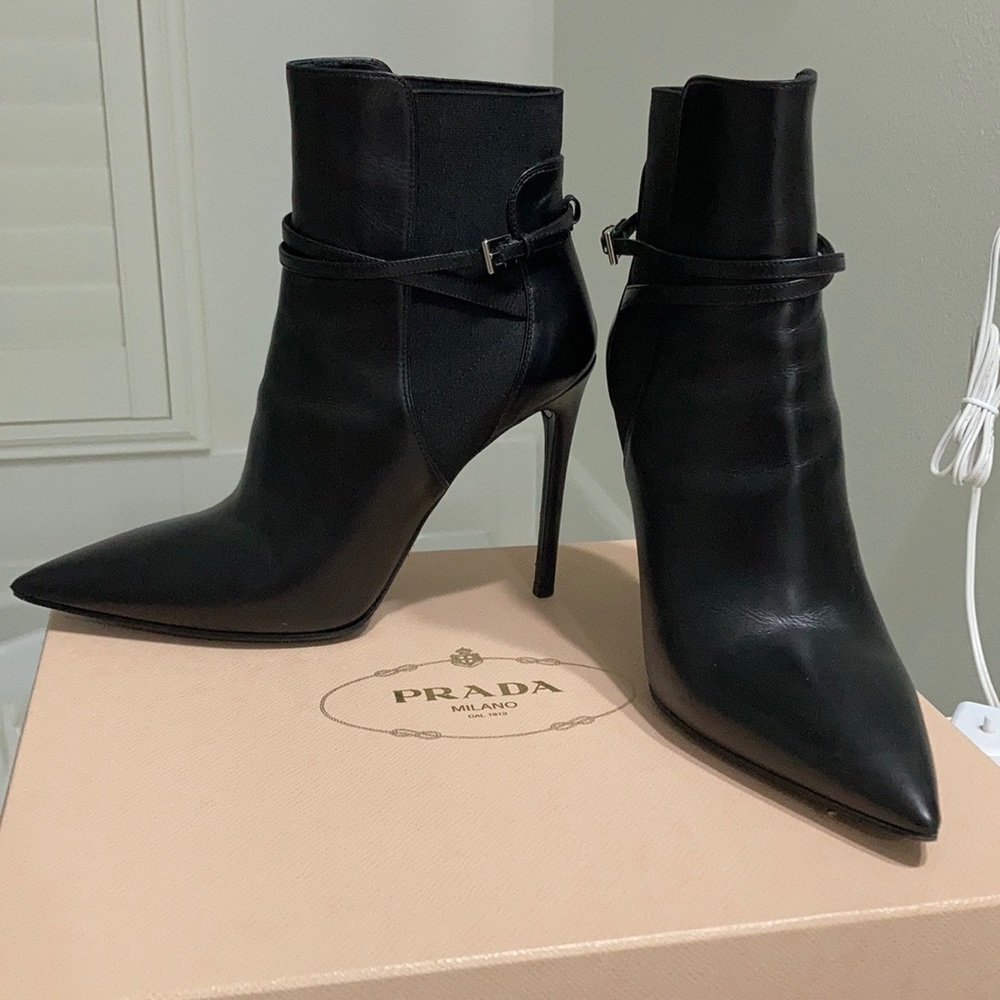 [LIKE NEW] Prada black ankle boots heels in calf skin